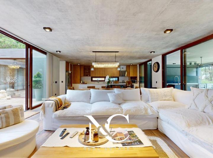 Casa · 270m² · 5 Ambientes