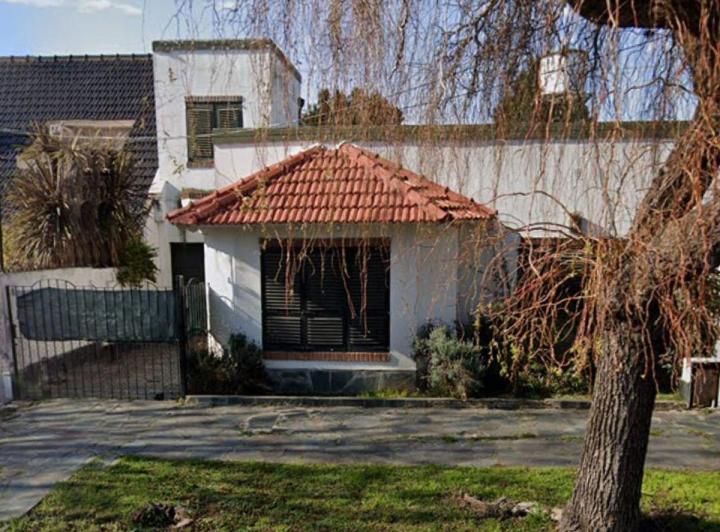 Casa · 100m² · 4 Ambientes · 2 Cocheras