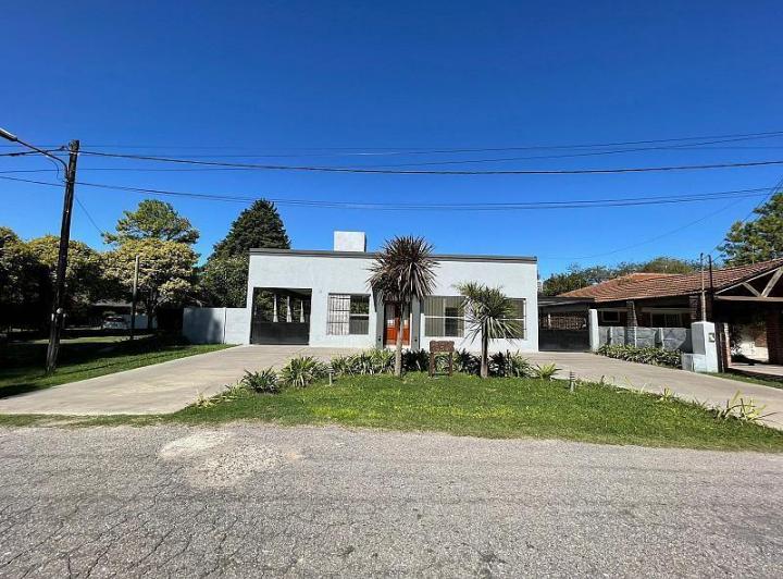 Casa · 145m² · 4 Ambientes · 1 Cochera