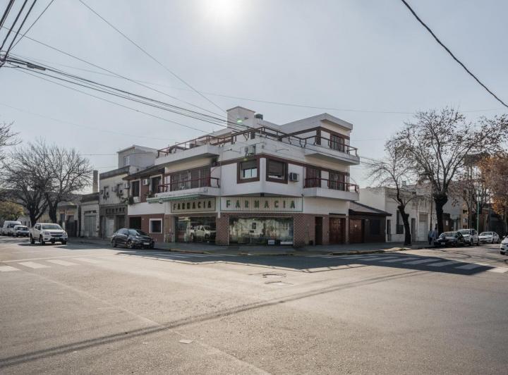 Casa · 370m² · 5 Ambientes · 1 Cochera