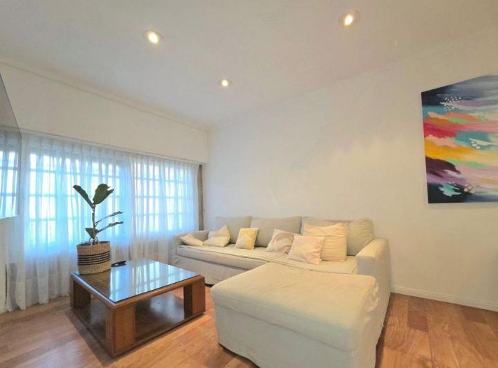 Casa · 210m² · 6 Ambientes · 1 Cochera