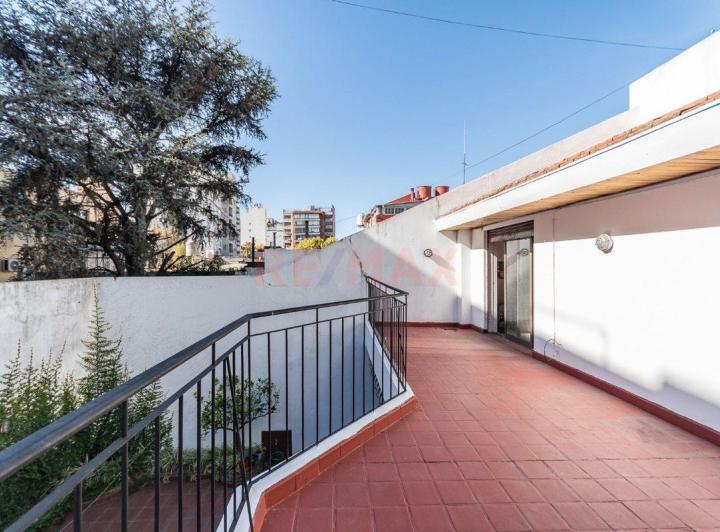 Casa · 254m² · 4 Ambientes · 1 Cochera