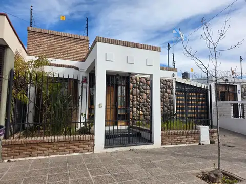 Casa en Venta en Villa Hipodromo, Godoy Cruz