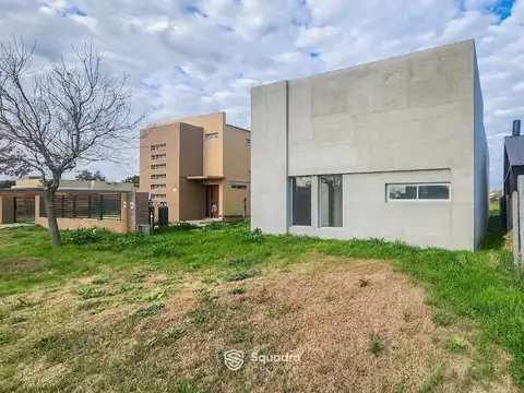 Casa en Venta en Punta Chacra, Roldan