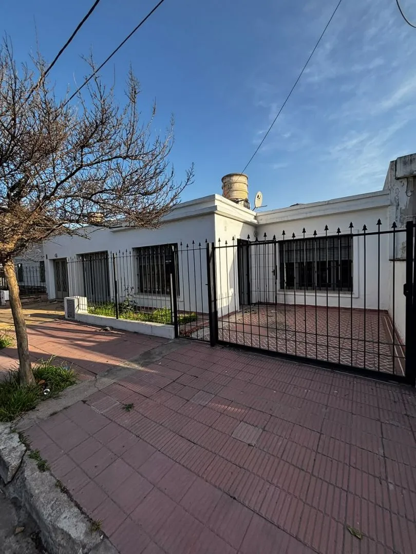 CASA EN ALQUILER - RESIDENCIAL AMÉRICA