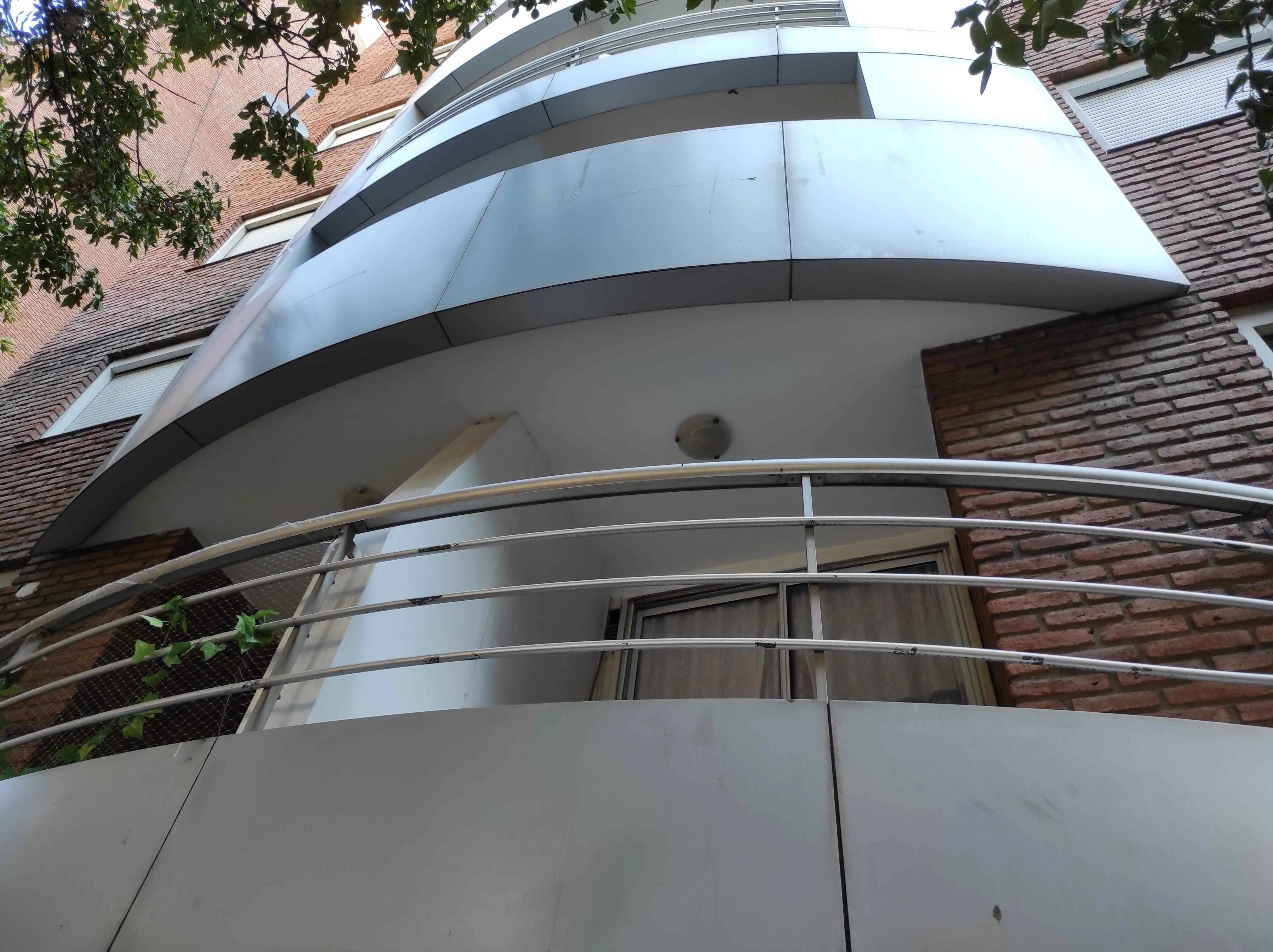 Bv Illia 536, Planta Baja, contrafrente, patio, muy amplio,