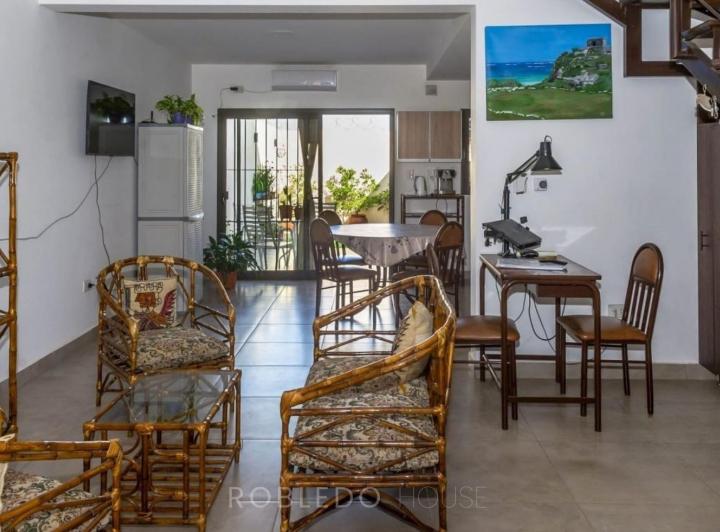 Casa · 150m² · 4 Ambientes · 2 Cocheras