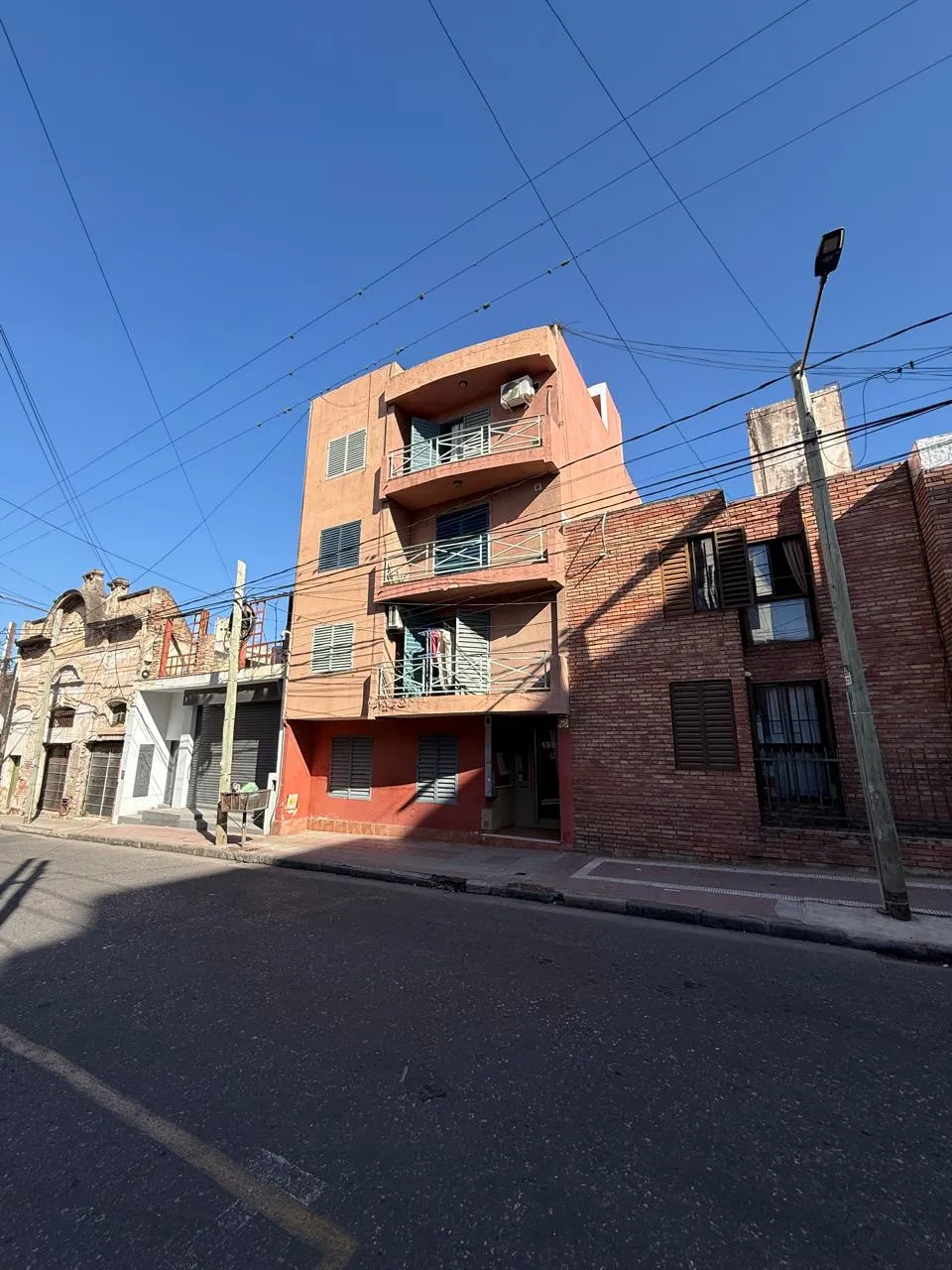!!VDO. EXC. DEPTO. 1 DORM. ALBERDI CON PATIO!!