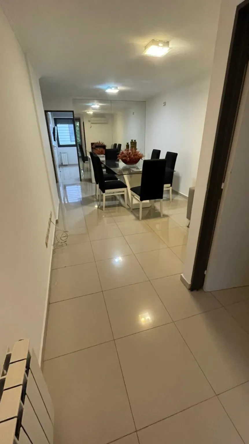 Vendo departamento dos dormitorios con balcón sobre 24 de septiembre