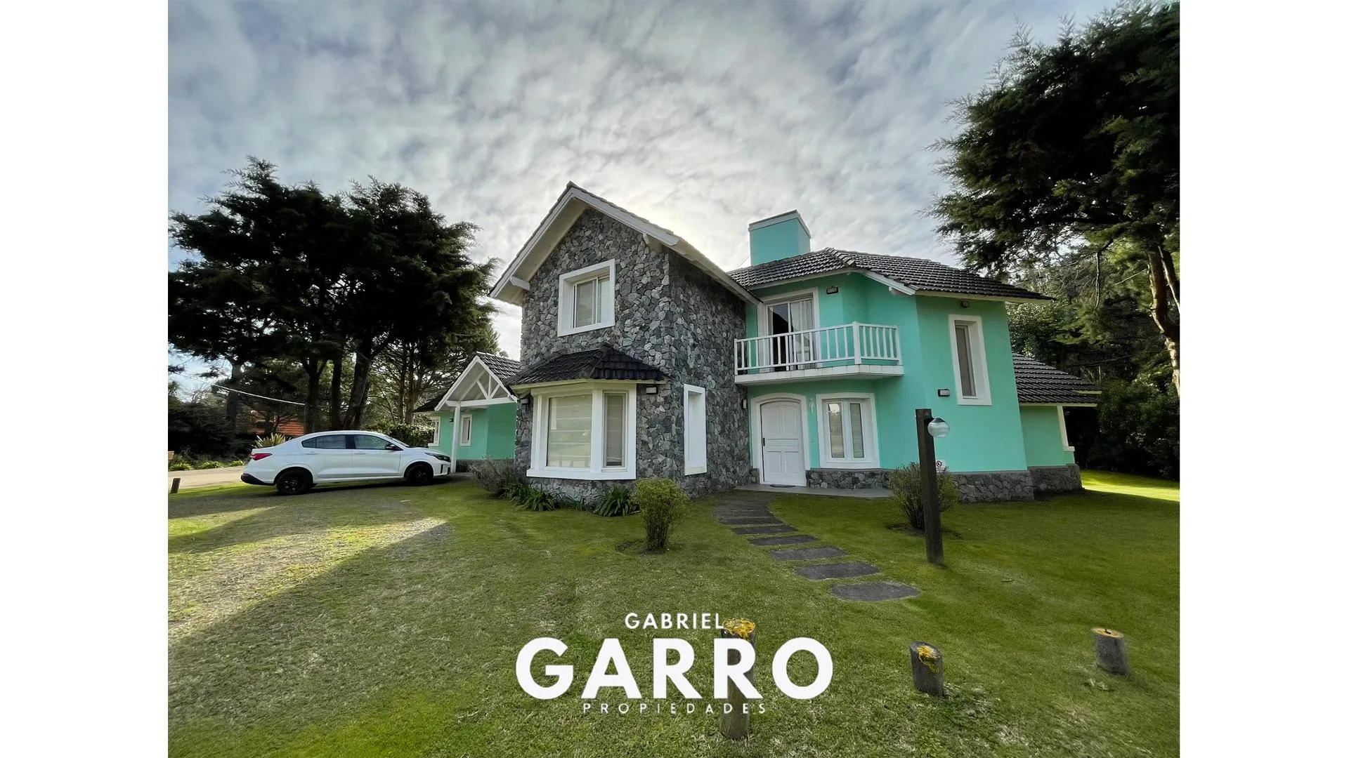Chalet moderno en Pinamar Norte: estilo, confort y mar.