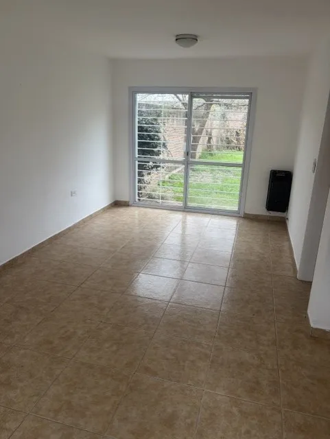 CASA TIPO DUPLEX 3 D, 3B, PATIO, COCHERA,  VILLA BELGRANO AMPLIO.