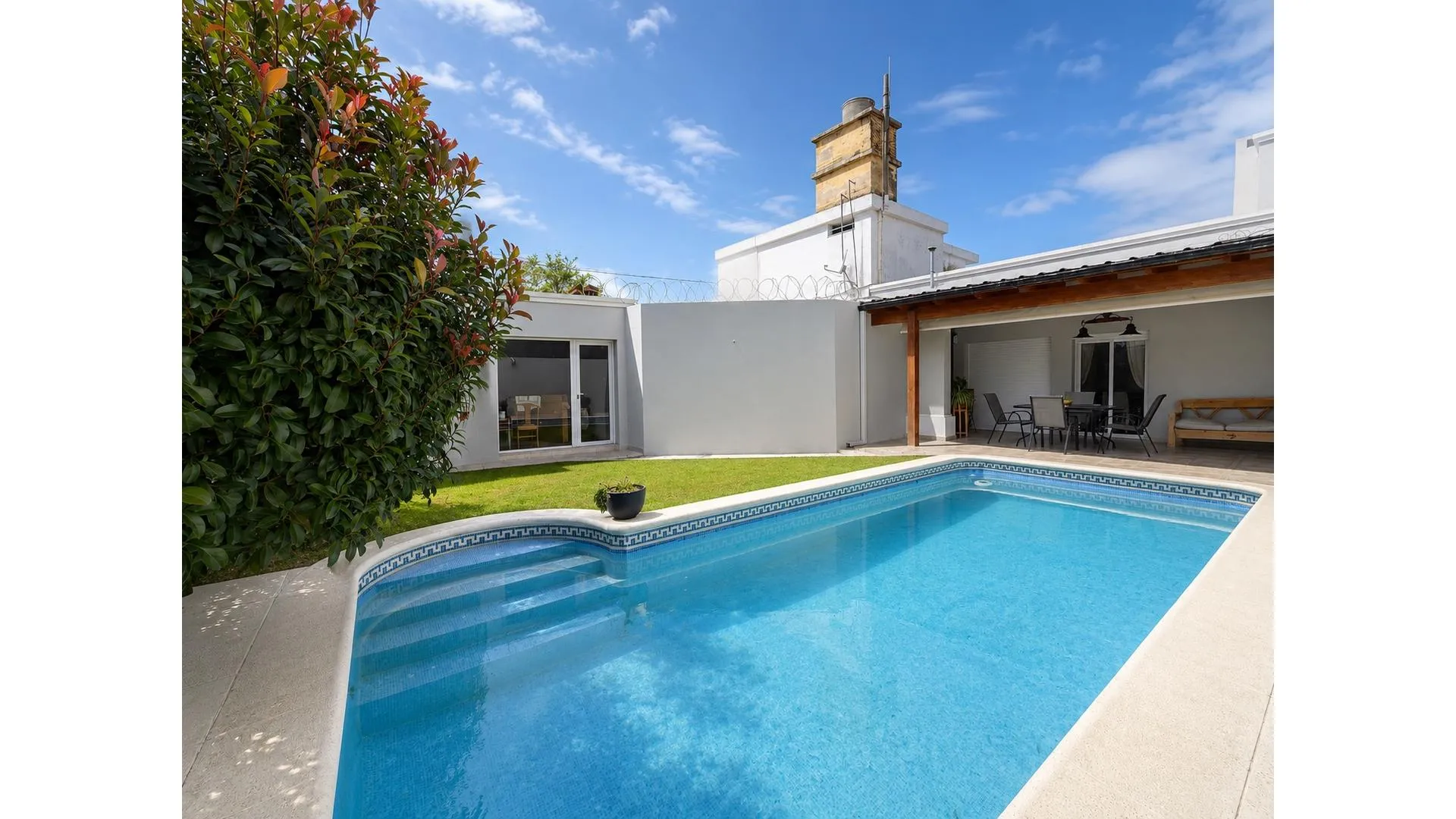 Casa en Alquiler ideal uso comercial metros de Fuerza Aerea