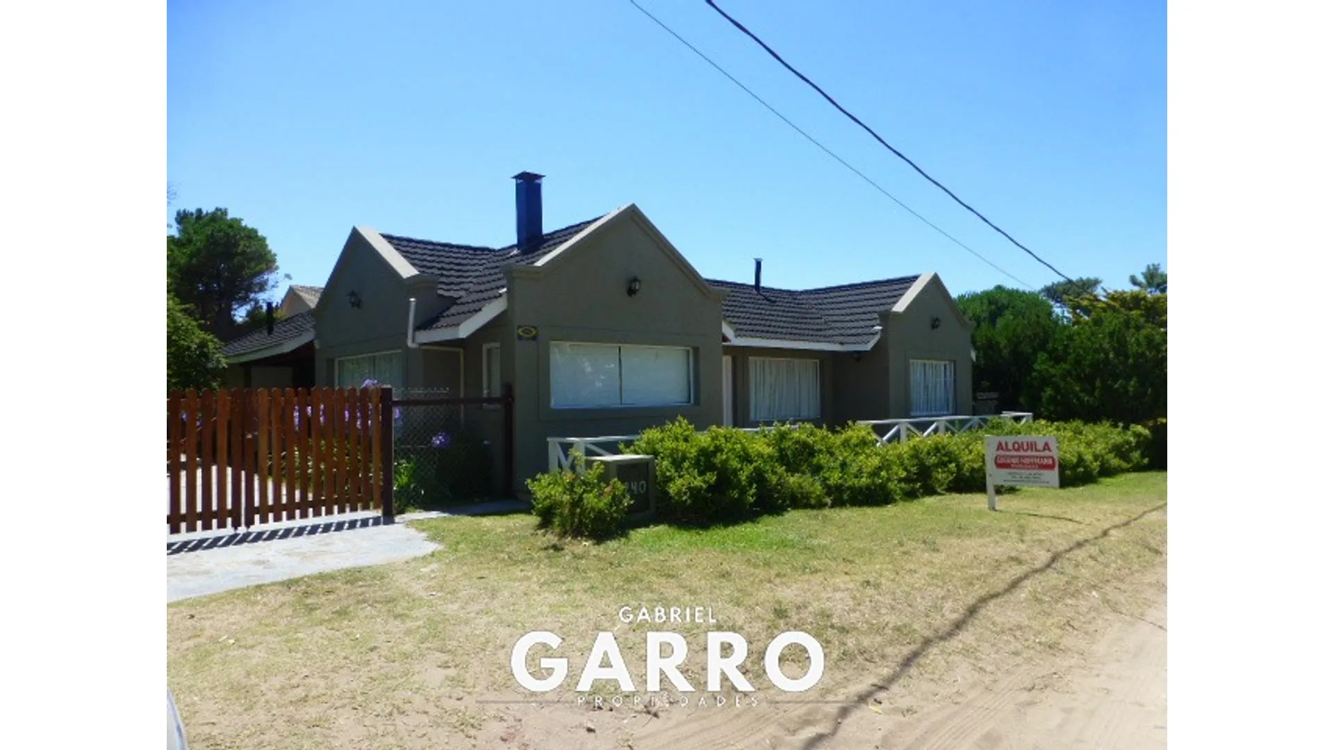 Casa en alquiler temporal a una cuadra del mar en Pinamar