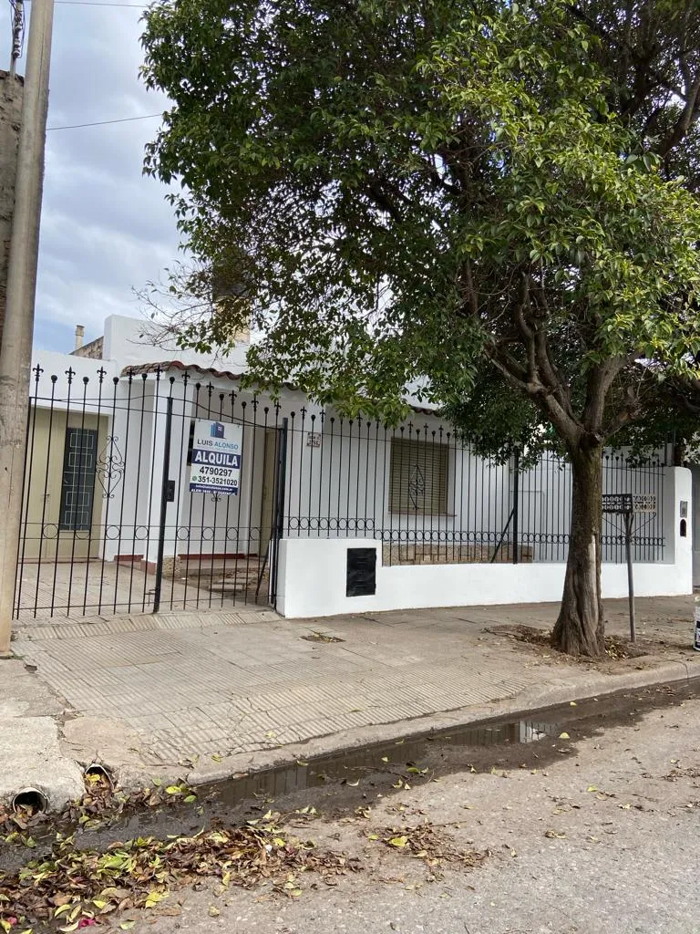 Casa en Alquiler de 2 Dorms.