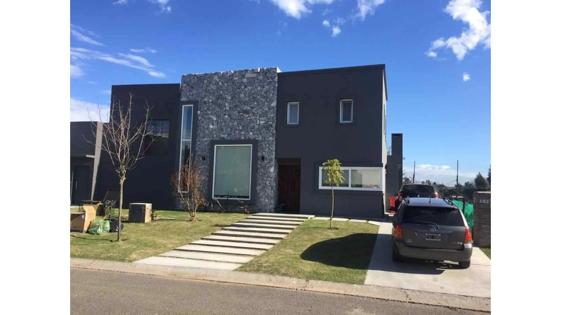 B. CERRADO LOS OLIVARES | LOTE 410 M2 | TOTAL 175 M2 | 2 DOR