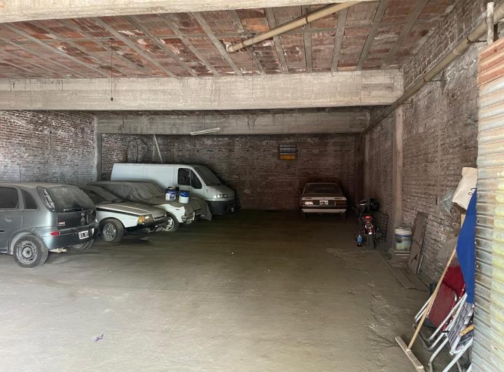 Garage · 200m²