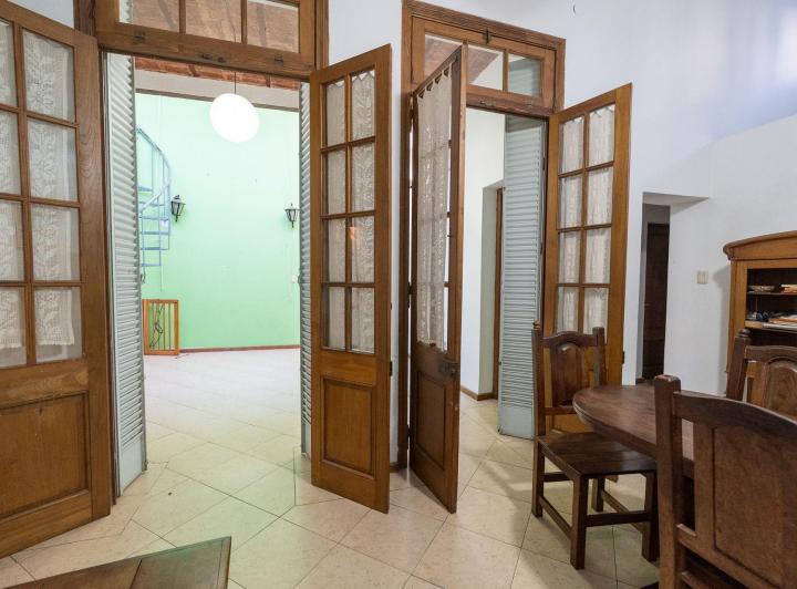 Casa · 190m² · 6 Ambientes · 1 Cochera