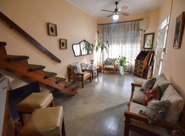 Casa · 169m² · 6 Ambientes · 1 Cochera