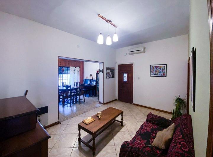 Casa · 128m² · 5 Ambientes · 1 Cochera