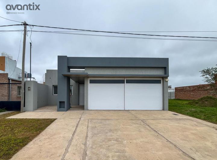 Casa · 336m² · 7 Ambientes · 1 Cochera