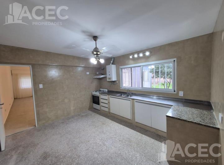 Casa · 110m² · 3 Ambientes · 1 Cochera