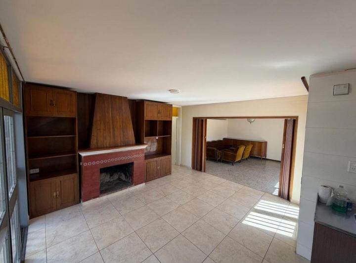 Casa · 180m² · 5 Ambientes · 1 Cochera