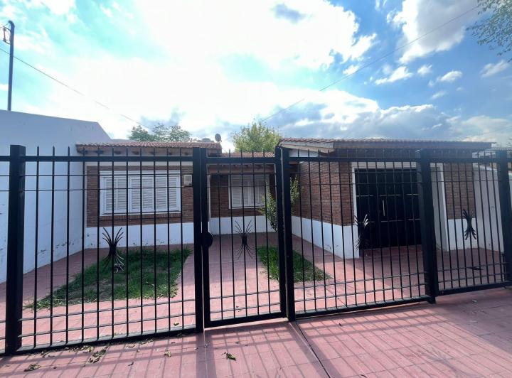Casa · 120m² · 5 Ambientes · 1 Cochera