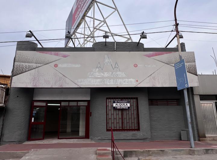 Local comercial · 180m²