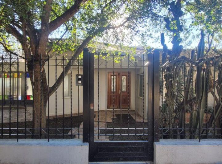 Casa · 100m² · 7 Ambientes · 2 Cocheras