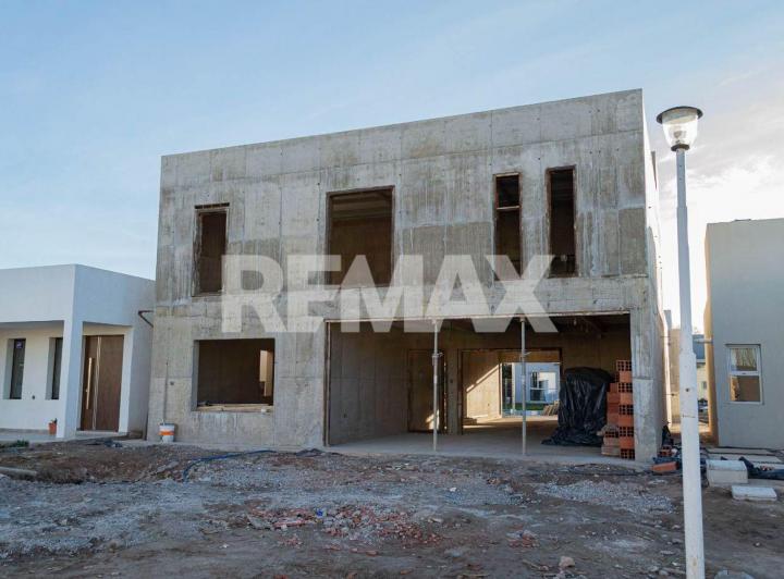 Casa · 210m² · 6 Ambientes