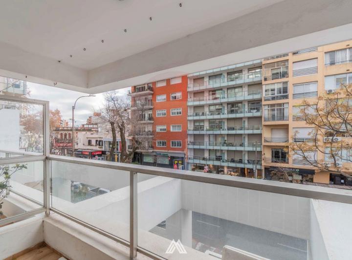 Departamento · 100m² · 5 Ambientes · 1 Cochera