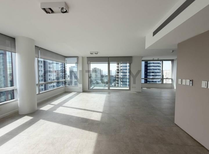 Departamento · 220m² · 4 Ambientes · 2 Cocheras