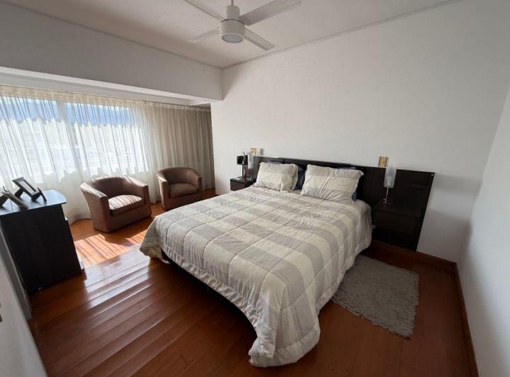 Departamento · 220m² · 6 Ambientes · 1 Cochera