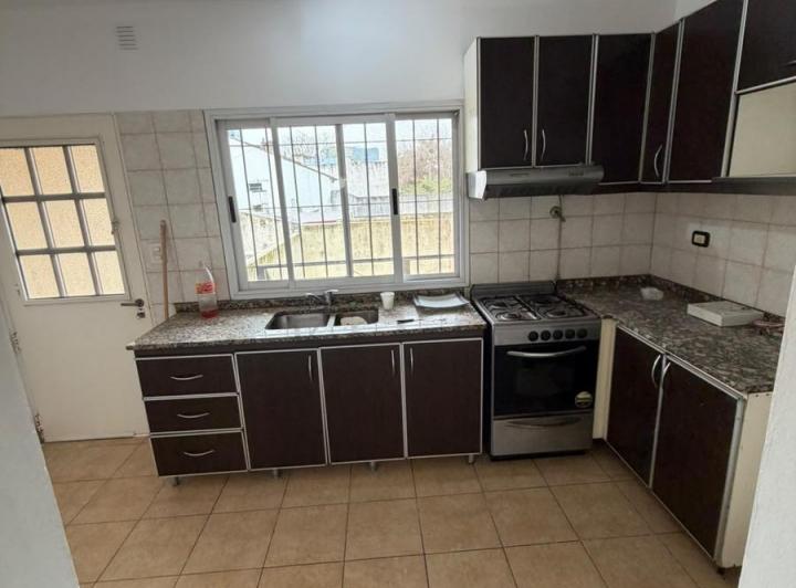Casa · 160m² · 4 Ambientes · 1 Cochera