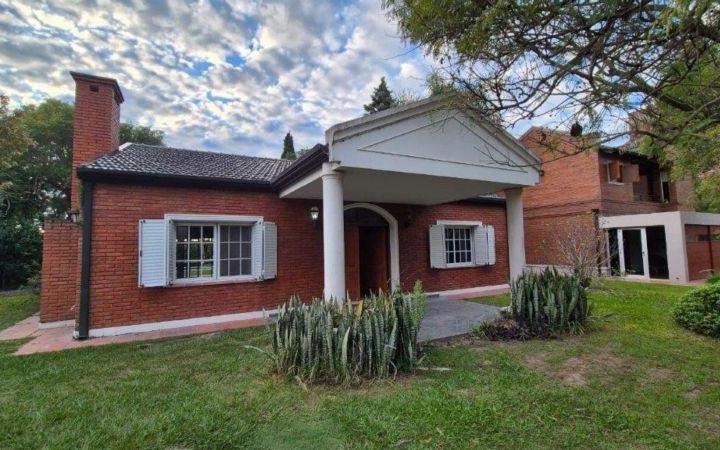 Casa · 140m² · 2 Dormitorios · 1 Cochera