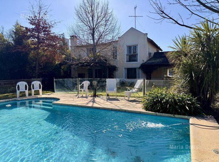 Casa · 250m² · 5 Ambientes