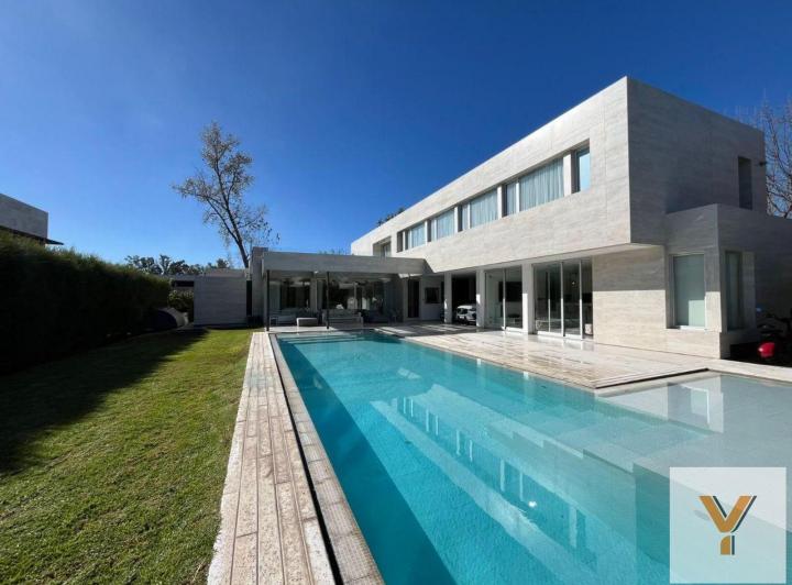 Casa · 520m² · 10 Ambientes