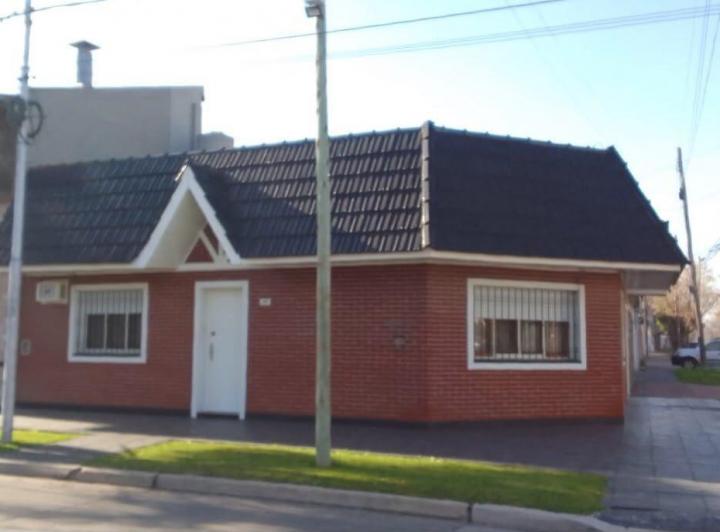 Casa · 78m² · 3 Ambientes · 2 Cocheras