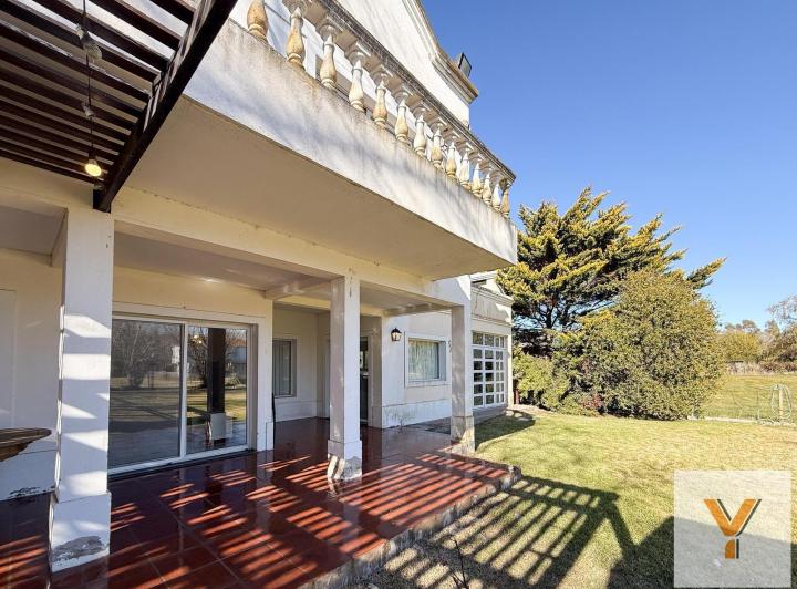 Casa · 275m² · 7 Ambientes