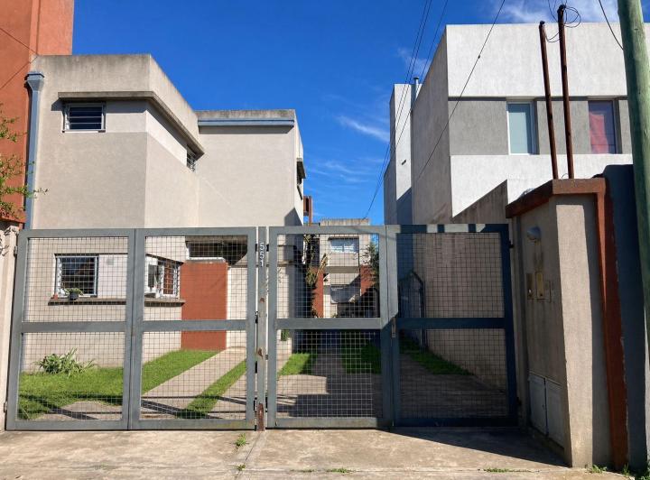 Casa · 75m² · 4 Ambientes · 1 Cochera