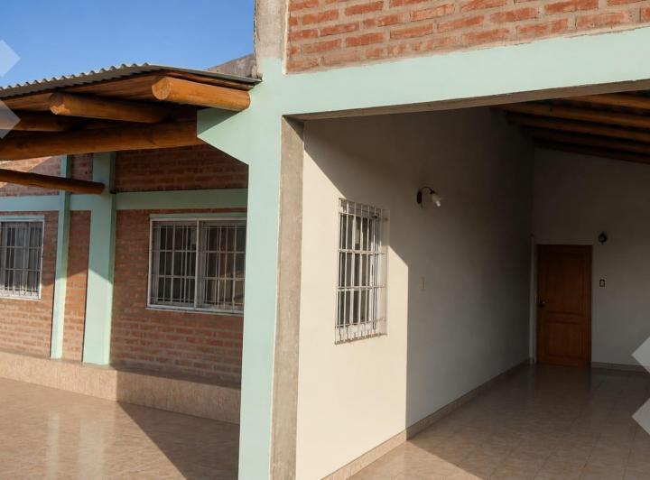 Casa · 4 Ambientes · 3 Cocheras