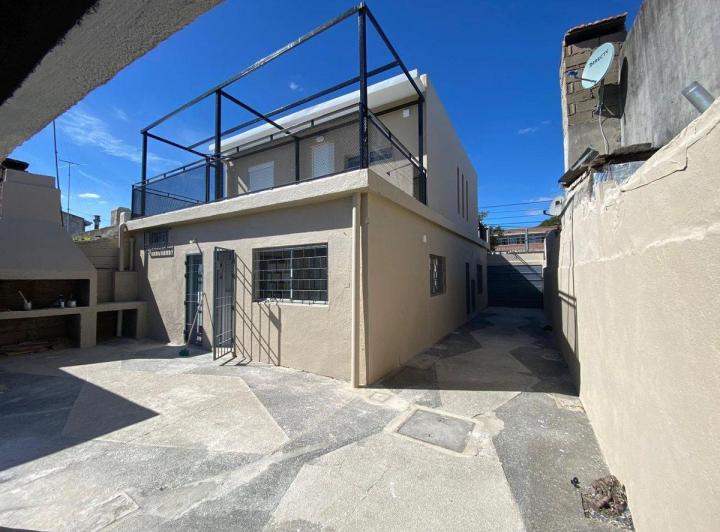 Casa · 150m² · 4 Ambientes · 2 Cocheras