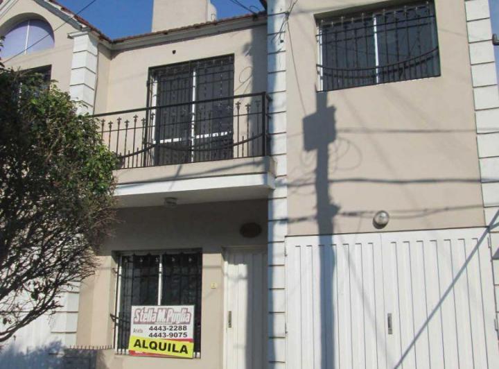 Casa · 70m² · 4 Ambientes · 1 Cochera