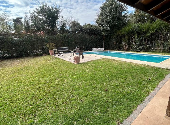 Casa · 165m² · 5 Ambientes · 2 Cocheras