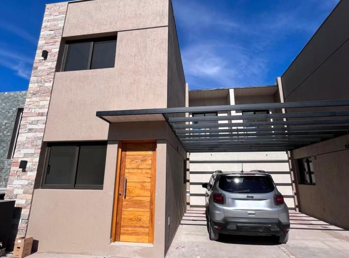 Casa · 120m² · 2 Dormitorios · 1 Cochera