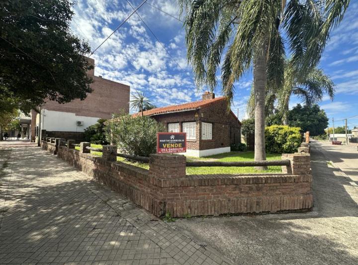 Casa · 238m² · 7 Ambientes · 2 Cocheras