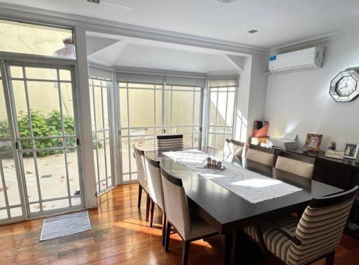 Casa · 196m² · 6 Ambientes · 1 Cochera
