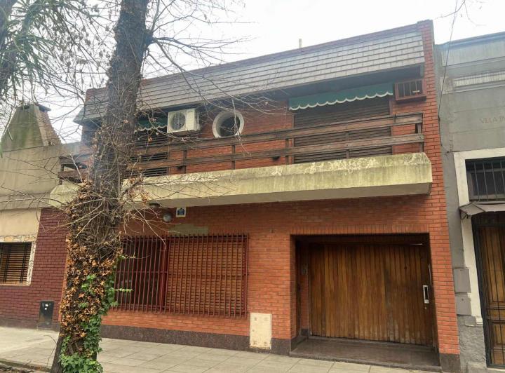 Casa · 180m² · 3 Ambientes · 1 Cochera