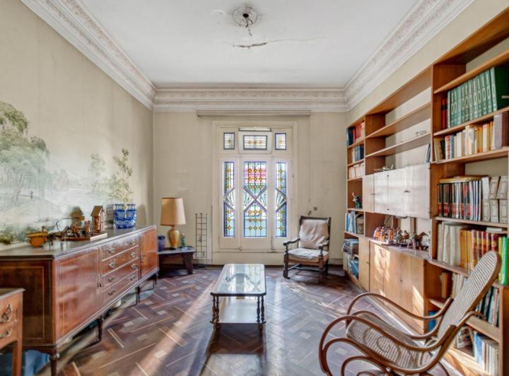 Casa · 221m² · 5 Ambientes · 1 Cochera