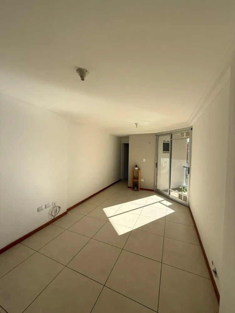 Depto en alquiler de un dorm. en Nueva Córdoba con patio y pileta